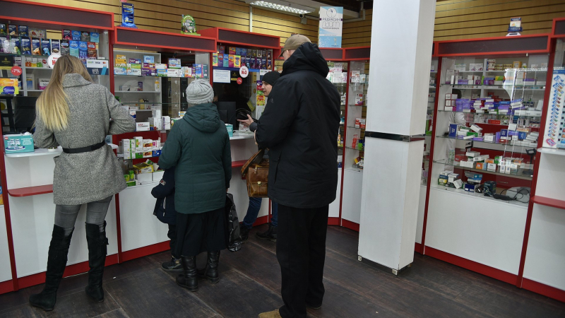 Главврач Измалков призвал россиян не скупать лекарства в аптеках