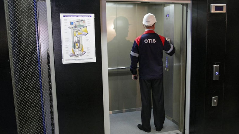 Otis временно перестанет принимать заказы на лифты в России