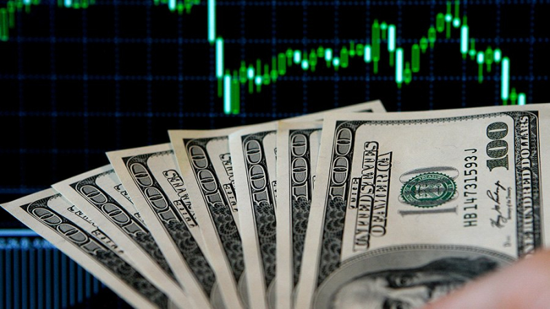 Эксперт допустил укрепление доллара до 80-82 рублей после майских праздников