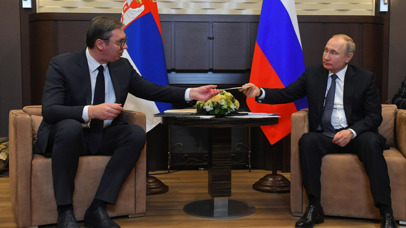 Путин поздравил Вучича с победой на президентских выборах