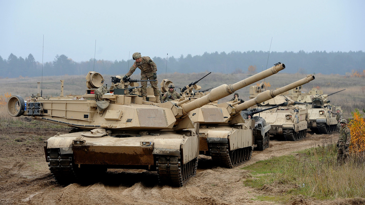 Российская армия уничтожает пути подвоза бронетехники на Украину