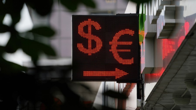 Аналитик заявил об усилении неопределенности на мировом валютном рынке