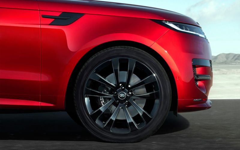 
            Land Rover показал новый Range Rover Sport
        