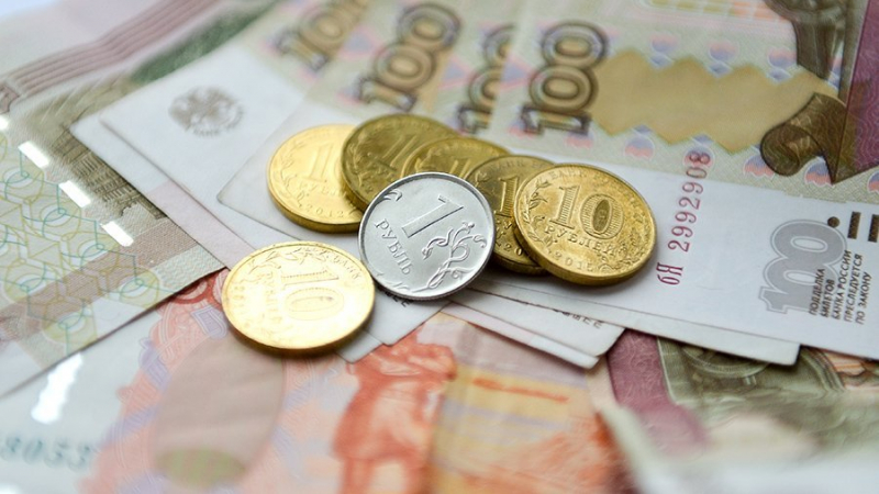 Минфин объявил о переходе на рубли в платежах по внешнему долгу