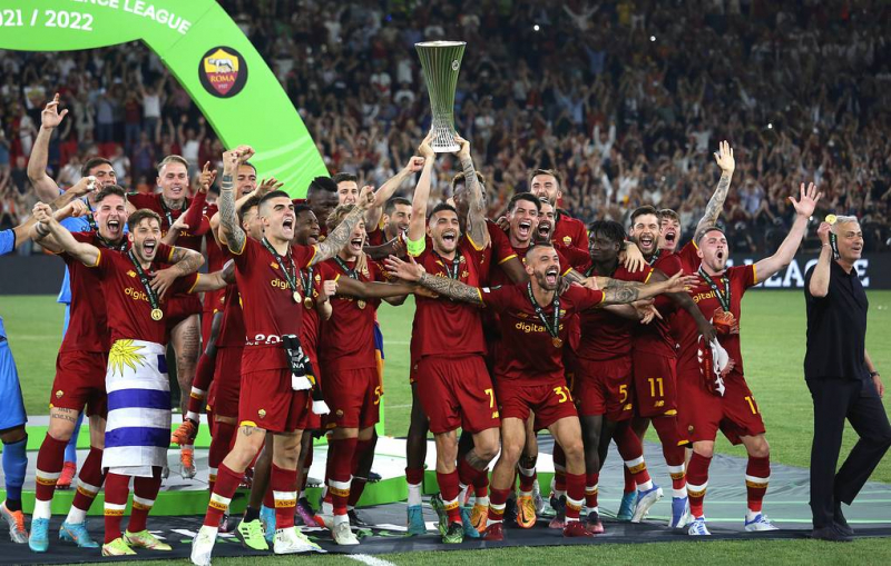 "Рома" стала победителем первого в истории розыгрыша Лиги конференций по футболу

