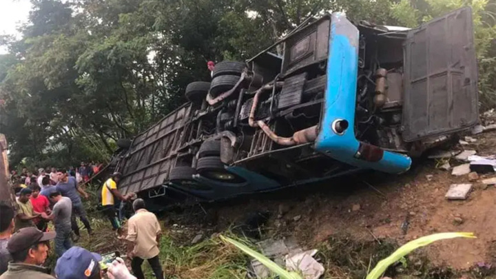 Автобус с паломниками перевернулся в Мексике, есть погибшие