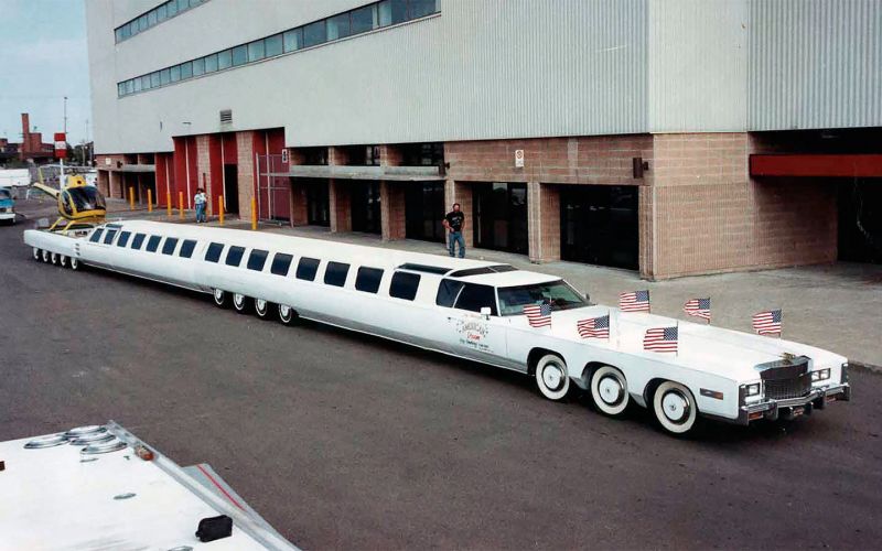 
            Самый длинный легковой автомобиль в мире: фото, что интересного
        