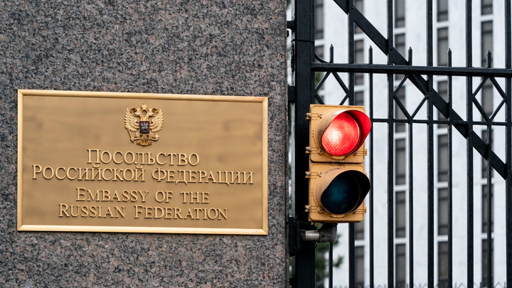 Посольство РФ: США затягивают украинский конфликт поставками Киеву HIMARS