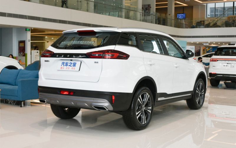 
            Что можно купить в Китае по цене подержанной Lada Vesta
        