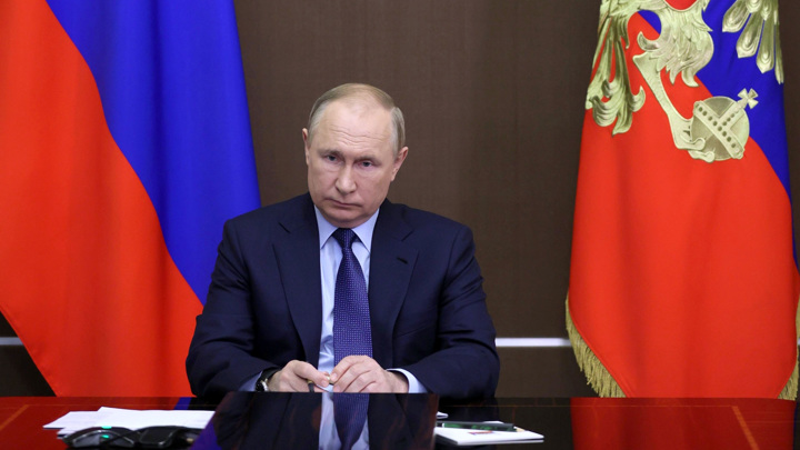 Путин ограничил сделки лиц из недружественных стран с российскими компаниями