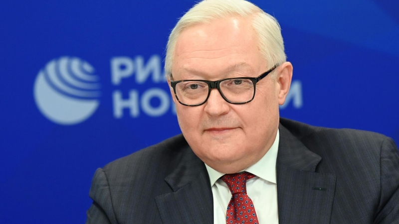 Санкции не изменят курс России, заявил Рябков