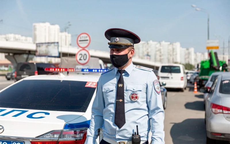 
            ГИБДД пообещала водителям «сплошные проверки»: чего бояться, кого ищут
        