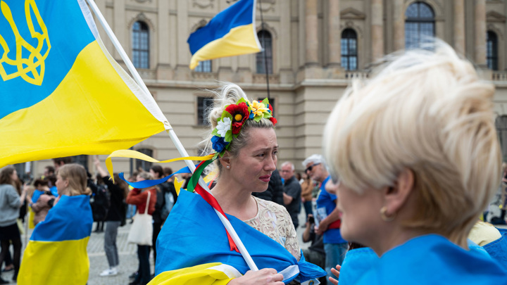 Ресторан в Париже затравили из-за скандала с украинцами