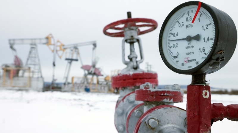 Эксперт объяснил решение в США о выводе из-под ограничений операций с нефтью РФ