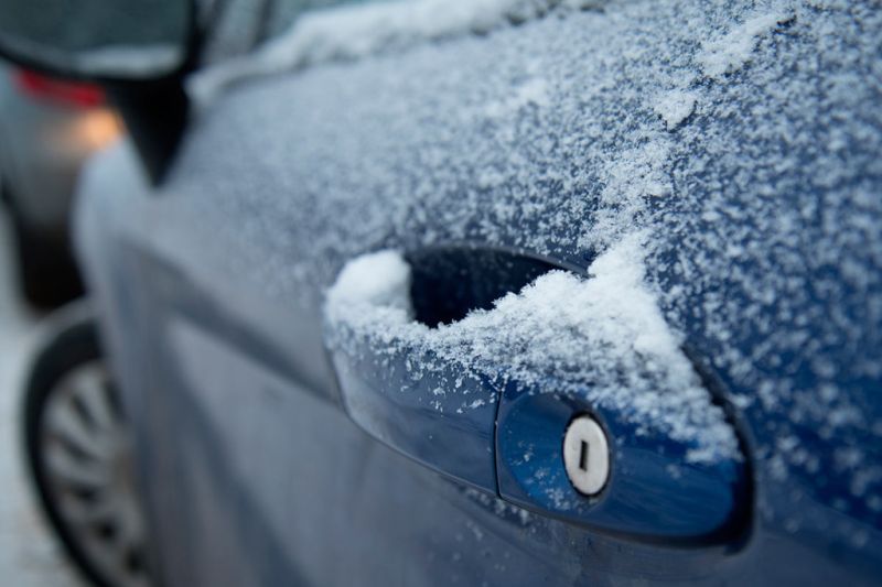 
            Как отогреть машину зимой: советы экспертов
        