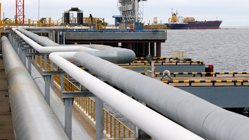 Еврокомиссия раскрыла подробности ценового потолка на нефть из России