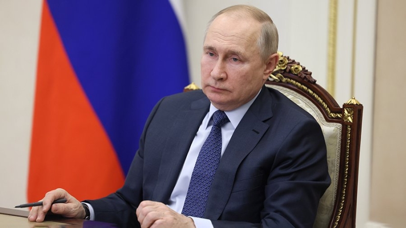 Путин подписал закон об установлении МРОТа на 2023 год в размере 16 242 рублей