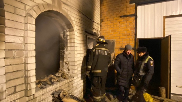 Семья из трех человек погибла при пожаре в Барнауле