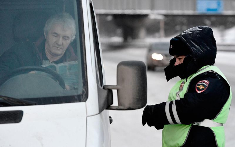 
            ГИБДД проведет массовые остановки автомобилей. Где ждать засад
        