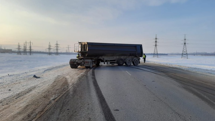 Один человек погиб в ДТП с грузовиком в Башкирии