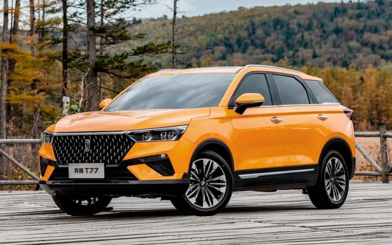 
            Lada снова будет конкурировать с «Москвичом». Чей кроссовер лучше
        
