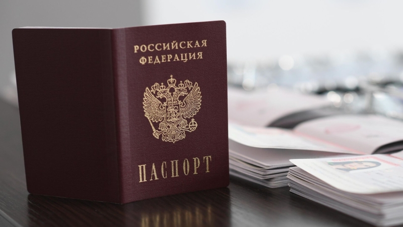 Путин определил статус граждан Украины, ЛНР и ДНР из новых регионов