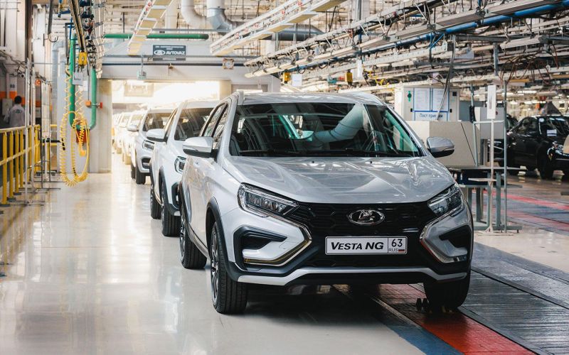 
            Дилеры рассказали о старте продаж Lada Vesta NG: что известно о новинке
        
