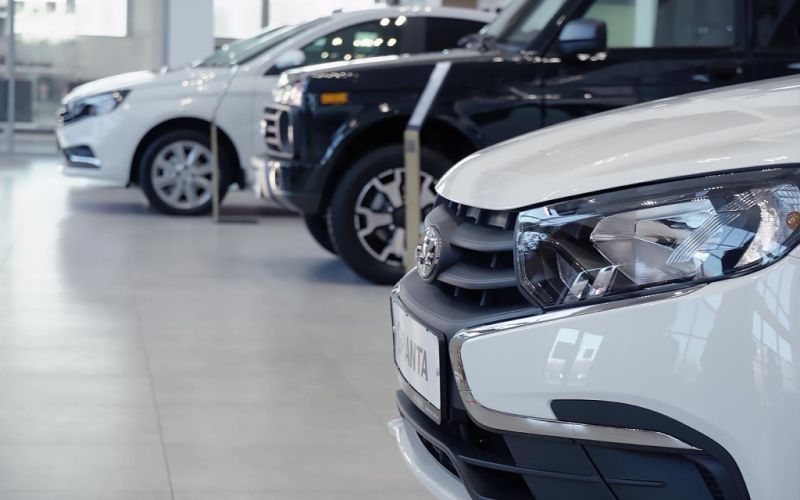 Народный автомобиль и рост цен на Lada. Главные новости недели