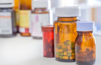 Как правильно хранить лекарства после вскрытия упаковки?