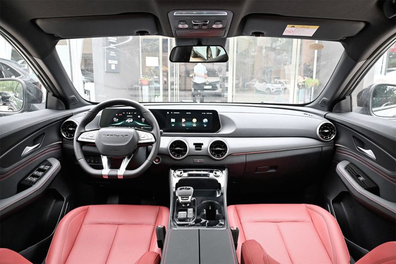 
            В Россию привезли кроссовер Dongfeng Forthing T5 Evo
        