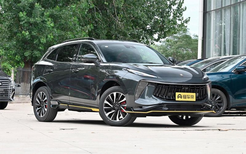 
            В Россию привезли кроссовер Dongfeng Forthing T5 Evo
        