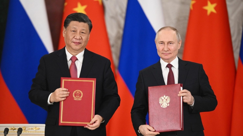Россия уверена в своих отношениях с Китаем, заявила Захарова