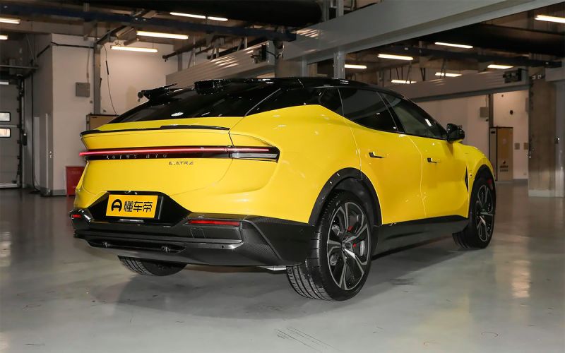 
            В России появился кроссовер Lotus Eletre S
        