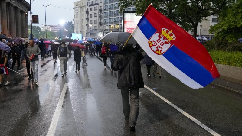 Захарова заявила, что Россия не вмешивается во внутренние дела Сербии