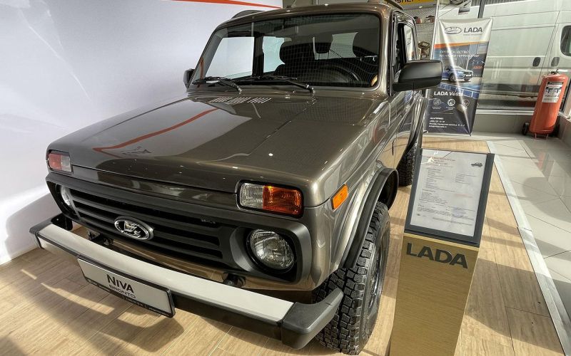 
            АвтоВАЗ рассказал о возможном выпуске праворульных Lada
        