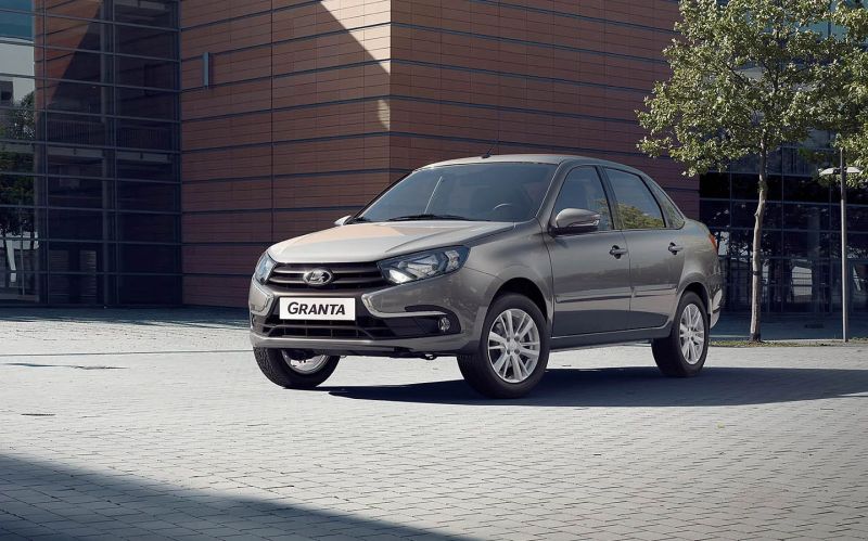 
            Lada готовит три новых модели. Какими будут Granta и ее родственники
        