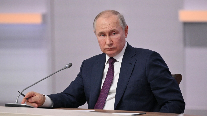"Почему он молчит?". В Киеве обрушились на Зеленского из-за хода Путина