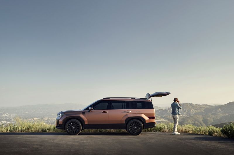 
            Hyundai раскрыл технические характеристики нового Santa Fe
        