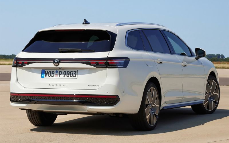 
            Volkswagen представил новый универсал Passat
        
