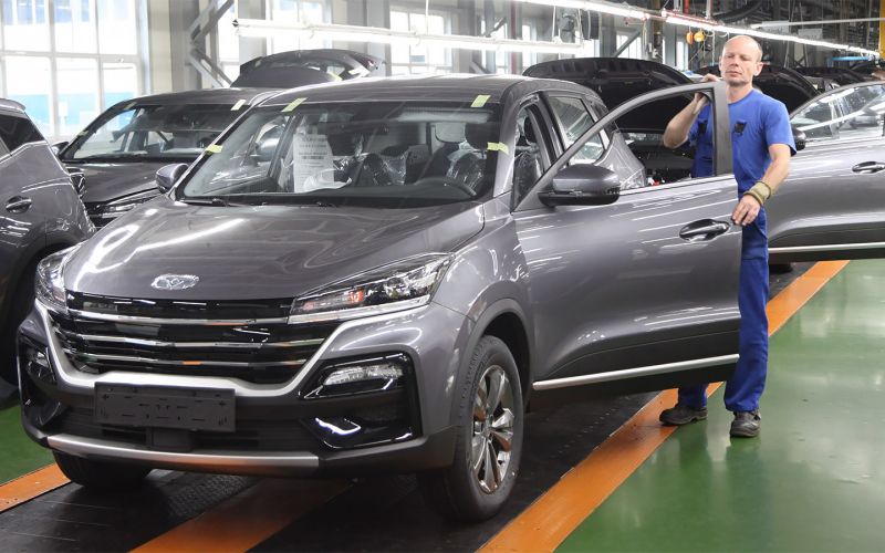 
            «Москвич» на газу и рост цен на Lada Granta. Самые важные новости недели
        