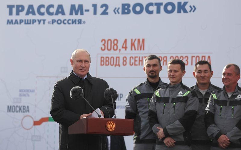 
            Владимир Путин открыл движение по трассе М-12 от Москвы до Арзамаса
        