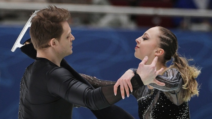 Фигуристы Бойкова и Козловский лидируют на турнире "Красноярье"