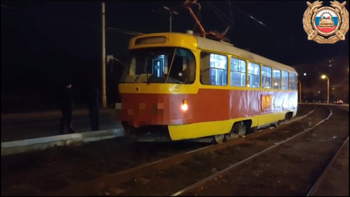 Пешеход погиб под колесами трамвая в столице Башкирии