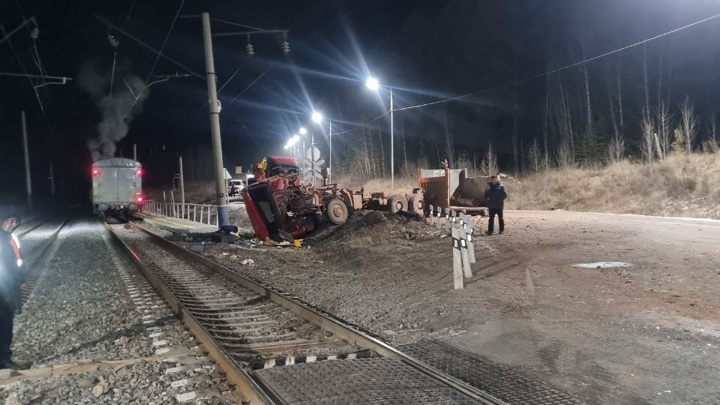 Машинист поезда и его помощник погибли в ДТП с грузовиком в Приангарье