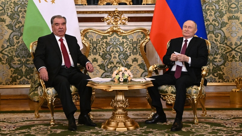 Путин поблагодарил правительство за подготовку к визиту Рахмона