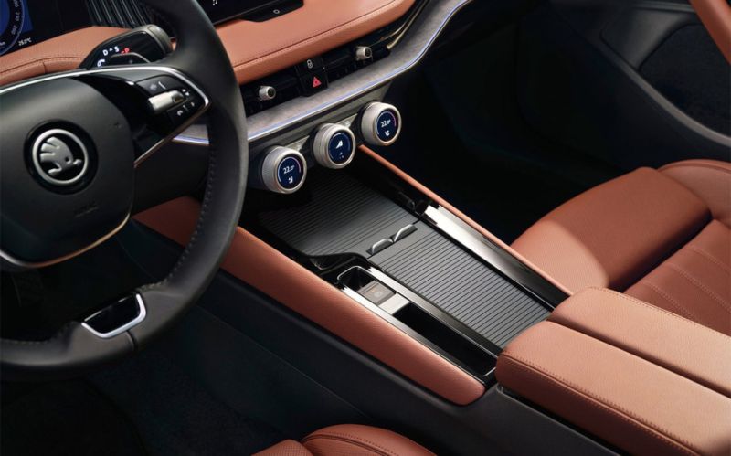 
            Skoda представила новый Superb. Адаптивная подвеска и мягкий гибрид
        