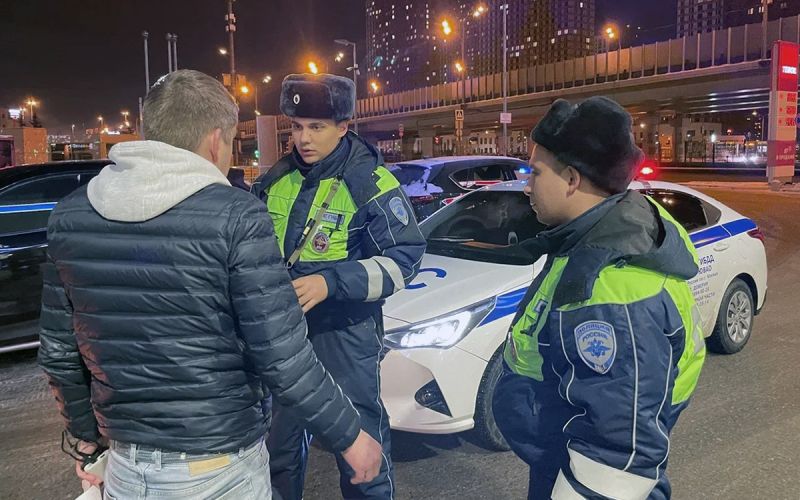 
            У водителя отобрали автомобиль за взятку инспектору ГИБДД. Так бывает?
        