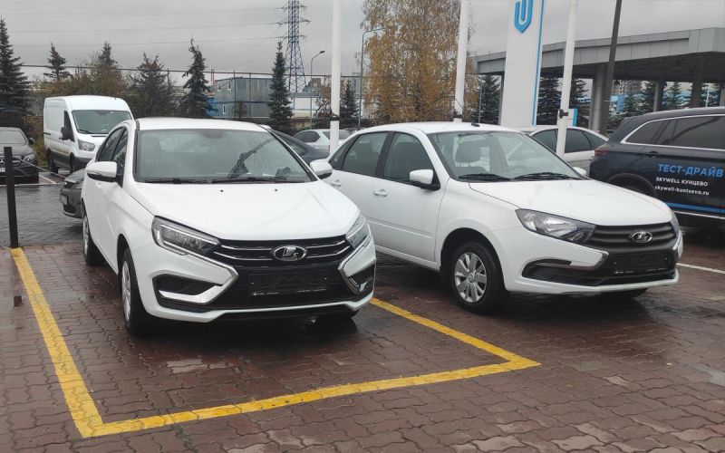 Автомобилям Lada пообещали «автомат» к марту 2024 года