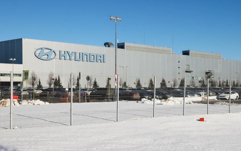 
            Hyundai продаст завод в России. Что это значит и что там будут выпускать
        