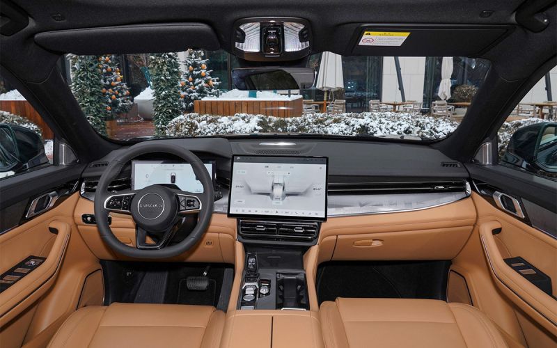 Появилось фото обновленного кроссовера от Geely и Volvo. Характеристики